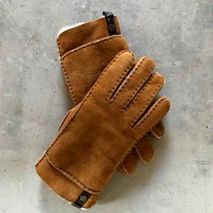 UGG Shearling Sheepskin Women's Gloves, size small